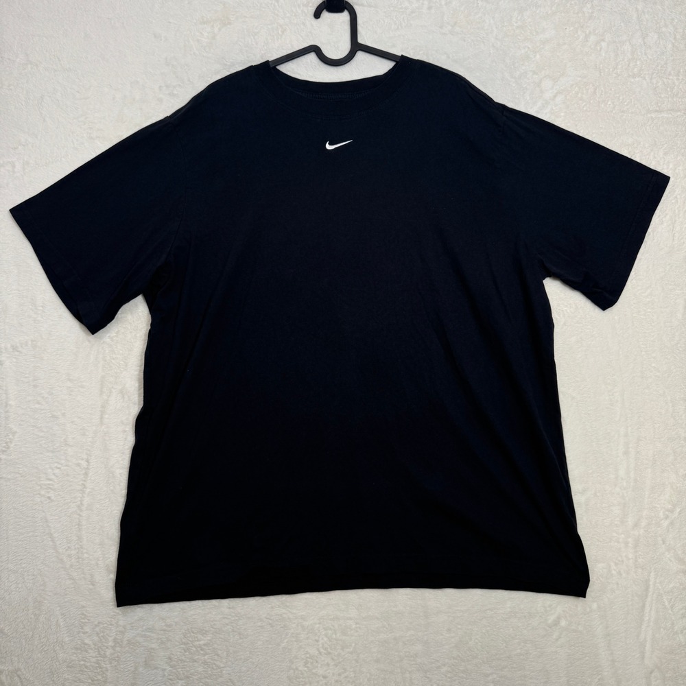 Nike T-Shirt Mens XL Black The Nike Tee Loose Fit Mini Center Swoosh Cotton TEE